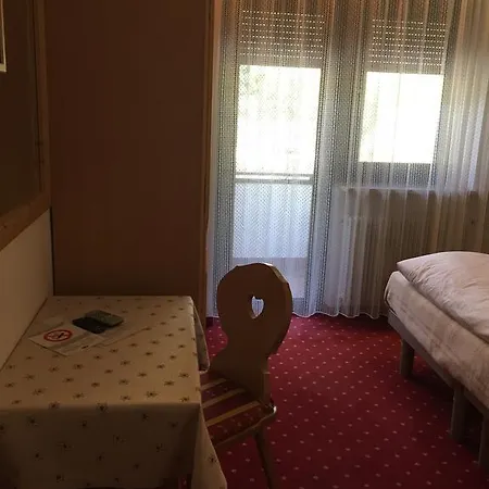 Ξενοδοχείο Capriolo 3*